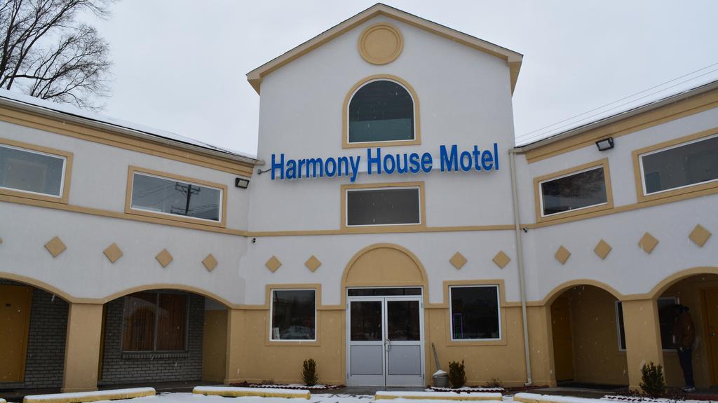 The Harmony House Motel Ypsilanti Exterior photo